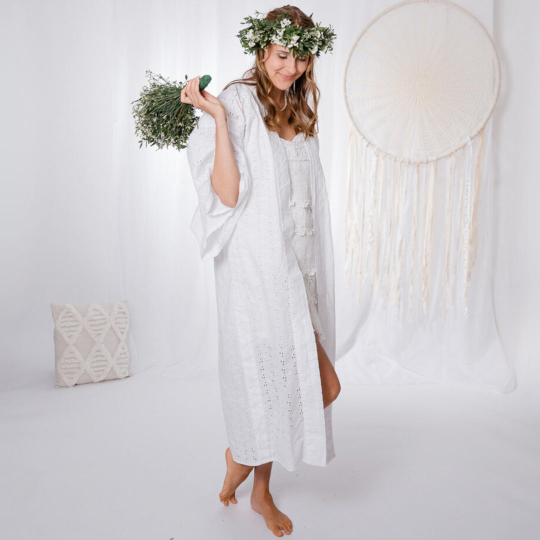 Kimono - white allover embroidery